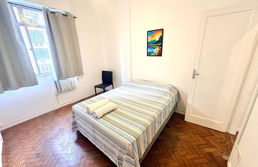 Apartamento Completo Ao Lado Da Praia De Copacabana, 2 Quartos , 2 Banheiros, Andar Alto , Enorme, Ar Cond, ,Wifi, Tv Smart, Pauloangerami Nsc109-1