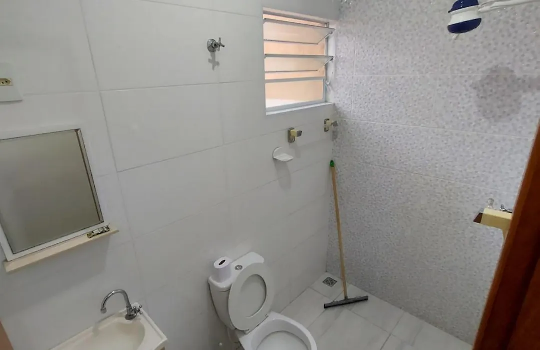 Quartos com Banheiros privativos - Hospedagem Bonfim Taubaté-1