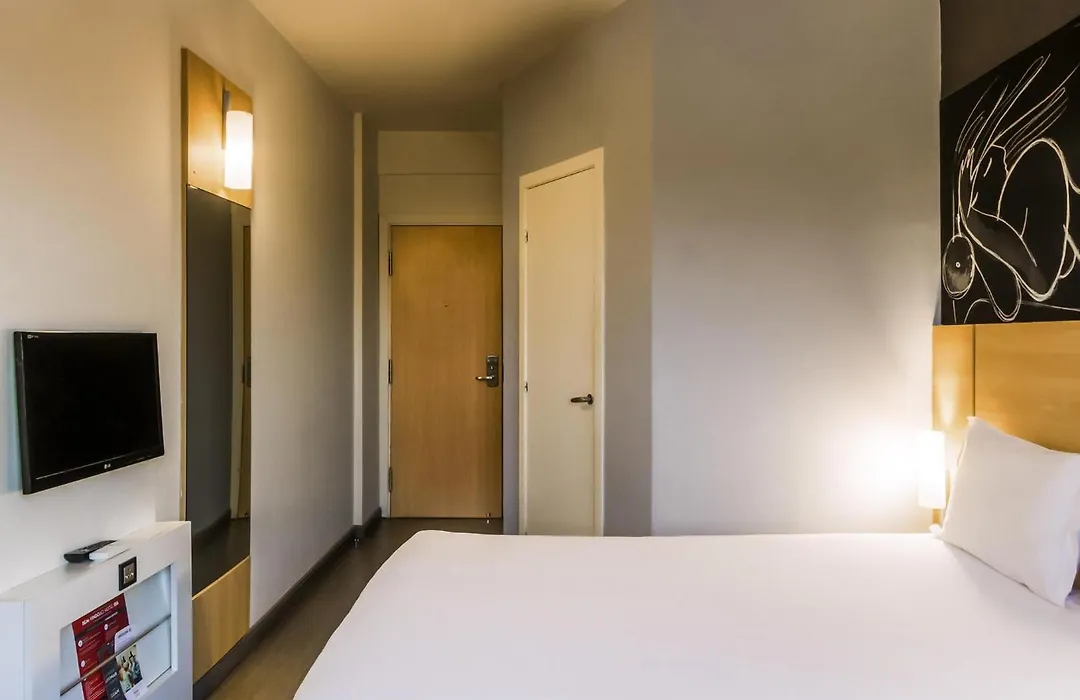 Ibis Uberaba-1