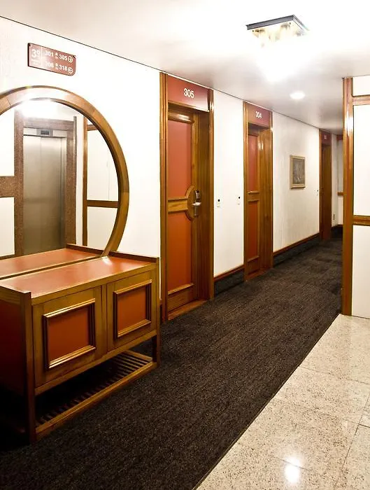 Lord Manaus Hotel-1