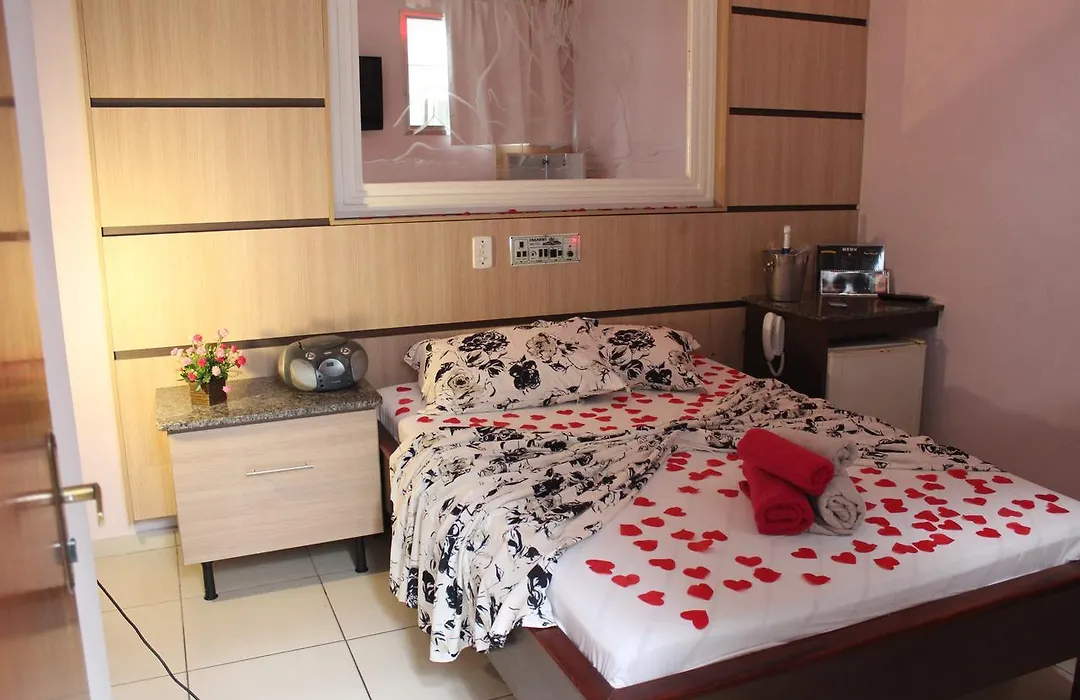 Motel Paradise (Adults Only)-1
