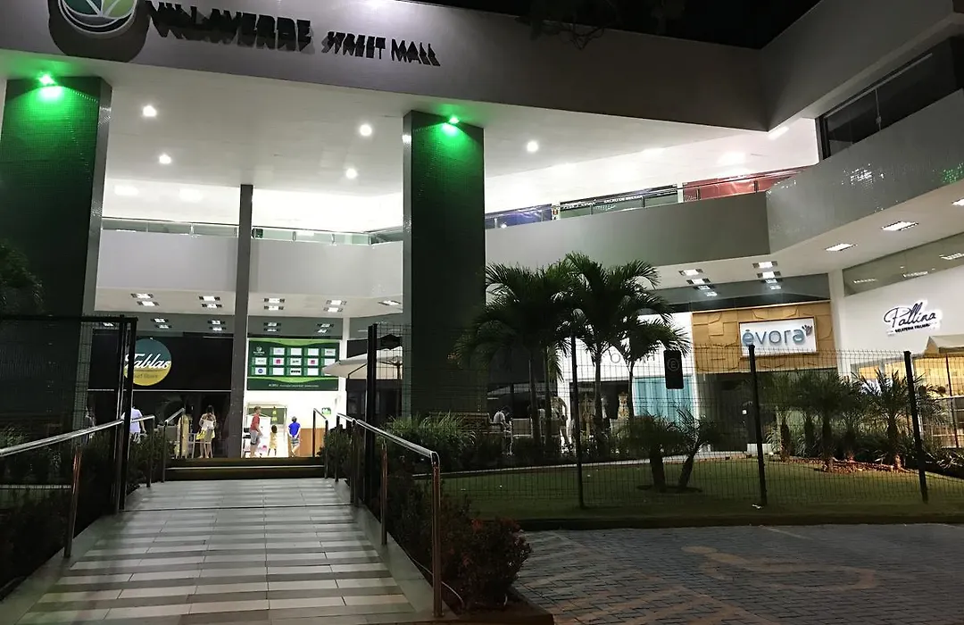 Apto INTEIRO em Vilas do Atlântico, a 50m da praia-1