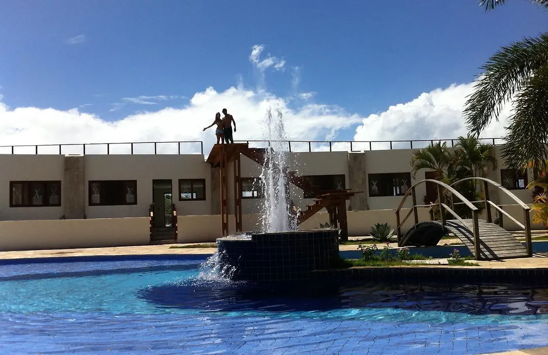 Apto em Condomínio Brisas do Amor-1