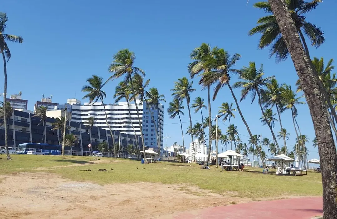 1/4 Mobiliado Em Frente A Praia, Em Salvador Bahia-1