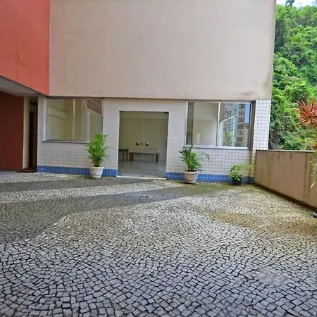 Confortavel E Seguro 2 Quartos Com Varanda No Leme-3