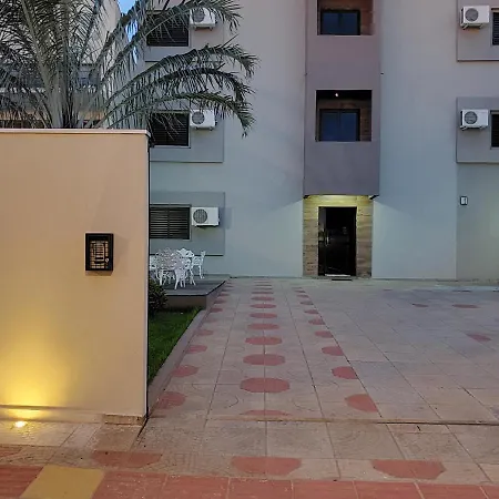 Paradise Hotel-2