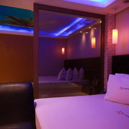 Lessence Motel-3