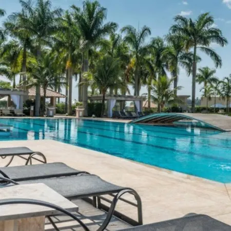 Resort&House,4 Quartos, 8 pessoas, Beach tenis, Bike, Golfe, Pesca, Ar, Wifi fibra, TV a cabo e Lareira-2