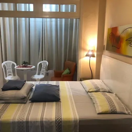 Meio De Copacabana, 200 Metros Da Praia, Posto 5-3