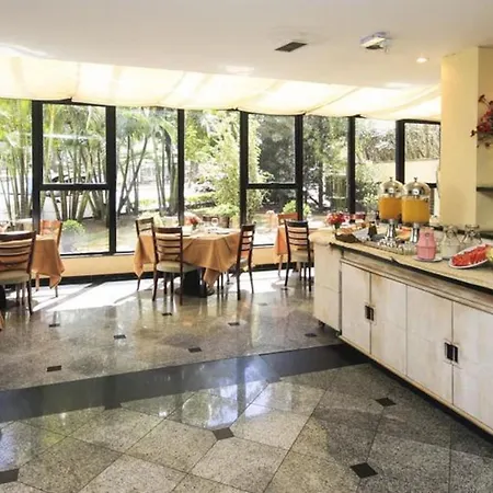 Flat com Sacada - Região Ibirapuera próximo vários Hospitais e UNIFESP-3
