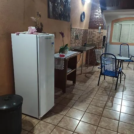 Casa Com Area De Lazer-3