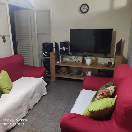 Casa Com Area De Lazer-2