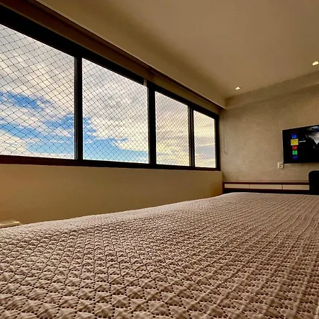 Simon House-2