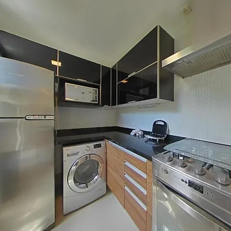 Amazing Full Service Hotel Condo In Copacabana-2