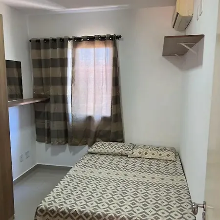 Quarto Em Casa Proximo A Usina De Itaipu-2