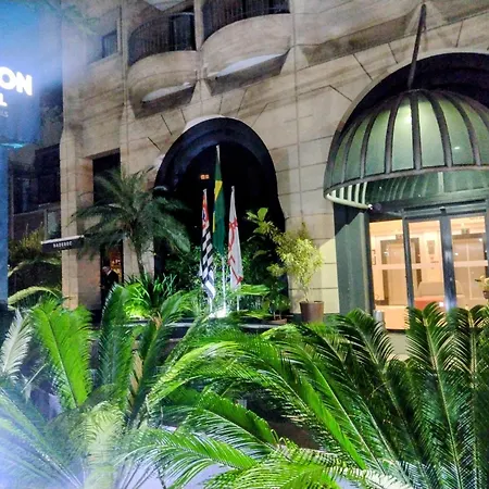 Luxxor Hotel Premiere Faria Lima - On The Sao Paulo Sky Line - King Duplex Studio Veranda - Executive Class - Red Velvet Edition-3