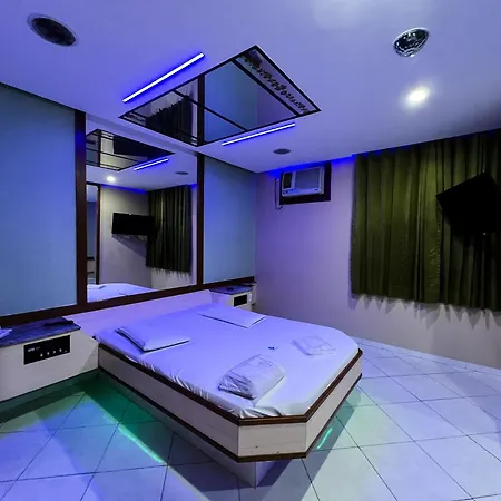 Status Motel-3