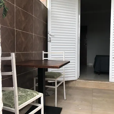 Kitnet até 3 pessoas Peruíbe localização próx comércios 1,5km praia-3