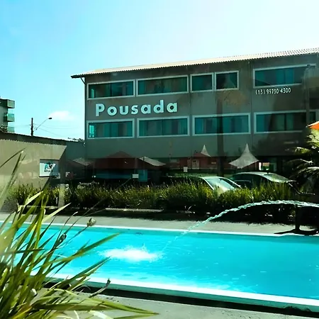 Pousada Praia Mongaguá em Frente ao Mar com Piscina e Churrasqueira-3