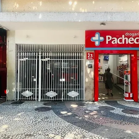 Apmaravilhoso Quarto E Sala Leblon Recem Reformado Aceito 5 Pessoas Na Ataulfo De Paiva-3
