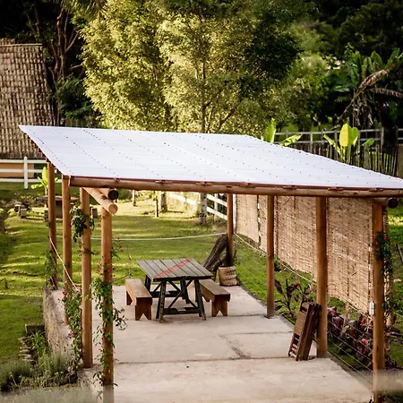 Villa das Palmeiras Chalés&Camping-3