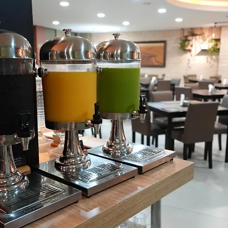Wyndham Golden Foz Suites-2