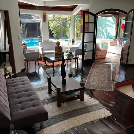 Villa Aconchegante Com Piscina!-3
