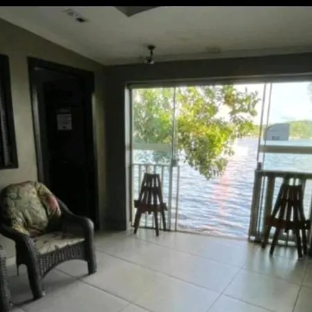 Lakehouse 24Hs Hostel Lagoa Conceicao-2