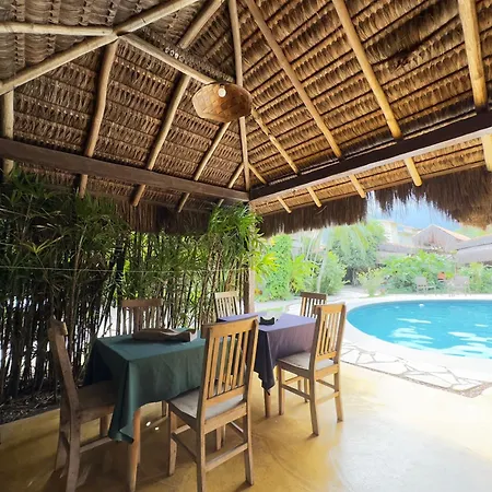 Condom North Shore Maresias - Casas de 2 quartos -piscina 1 q da praia - estacion-churrasq indiv-wifi animais de peq porte-2