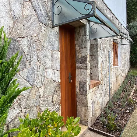 Suites no Alto do Capivari-3