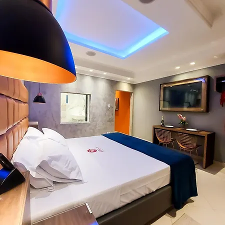 Gloria Plaza Hotel (Adults Only)-2