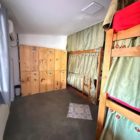 Aloha Hostel Pinhoes-2