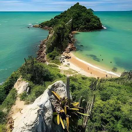 Casa super Charmosa em condomínio na praia-2