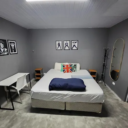 Vila Rock Hostel - Secure Neighborhood, Near Metro, Allianz Parque, Vila Madalena, Av Paulista-2