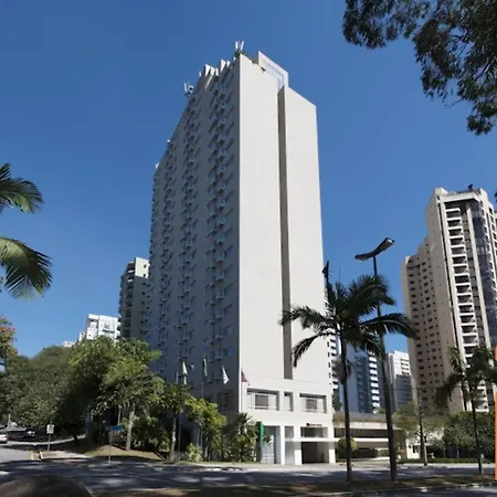 Quality Suites Alphaville-3