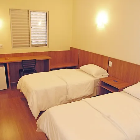 Bernal Hotel Econômico-3
