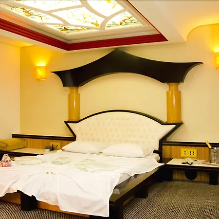Omega Palace-3