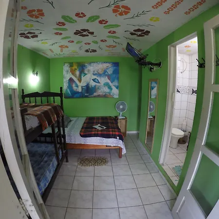 Golfinho Tropical Hostel E Pousada-3