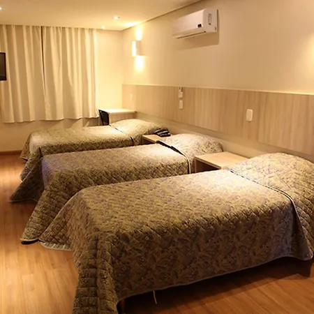 Golden Hotel - O Mais Central - Pet Friendly-3