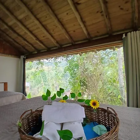 Chalé Bonito Paraty - Acomodações Privativas - Natureza - Wi-fi - TV - Garagem-2