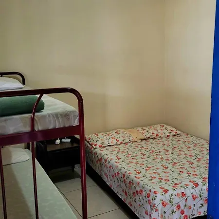 Hostel Pé na praia - Quartos e Barracas Camping-3
