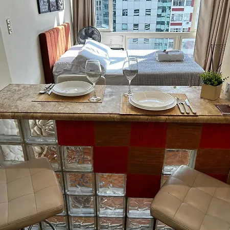 Apartamento Em Copacabana Com Vista Lateral Do Mar-3