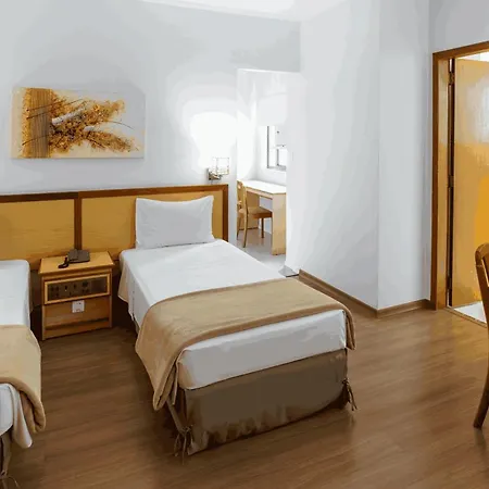 Hotel Augusta Boulevard-3