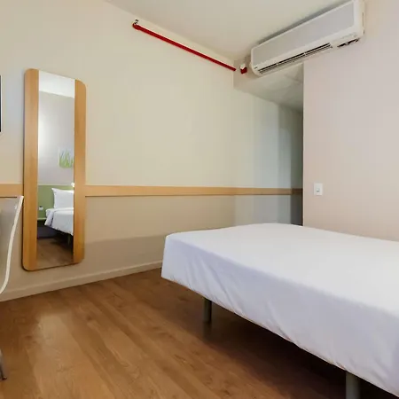 Ibis Budget Vitoria-3