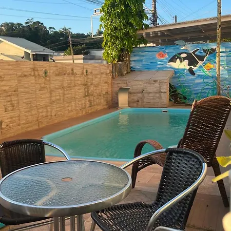 Pousada Com Piscina Perto do Beto Carrero 50 Metros Praia do Trapiche Melhor Localização de Penha-3