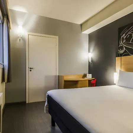 Ibis Uberaba-2