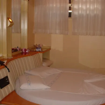 Hotel Paradise-3