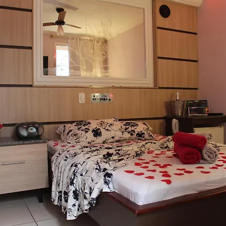 Motel Paradise (Adults Only)-2