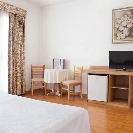 Hotel Paradies-3