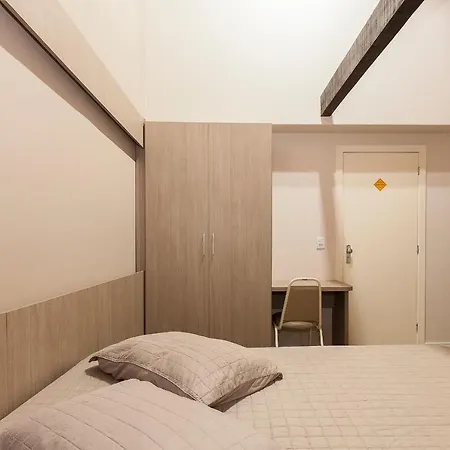 Hotel Goncalves- Proximo A Santa Casa De Porto Alegre-3